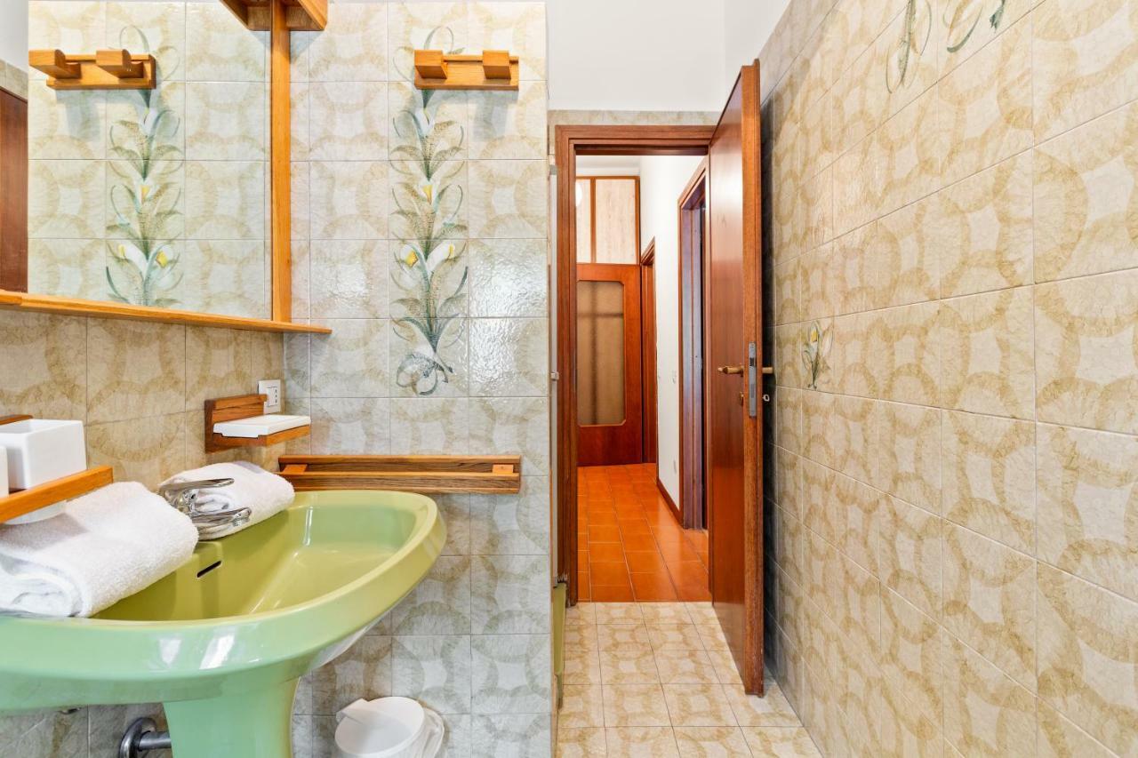 Appartement Bright Flat With Shared Garden à Milan Extérieur photo