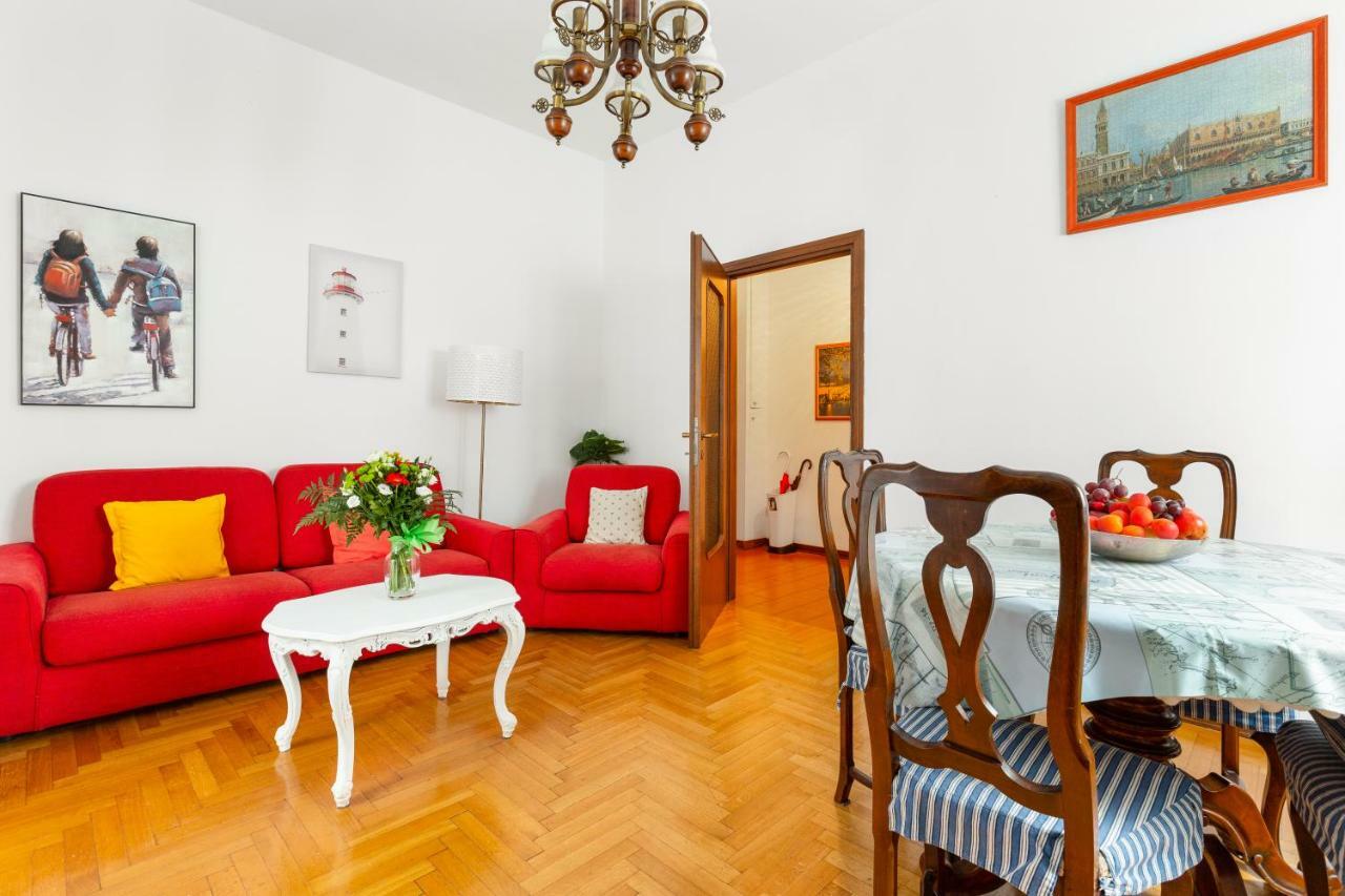 Appartement Bright Flat With Shared Garden à Milan Extérieur photo